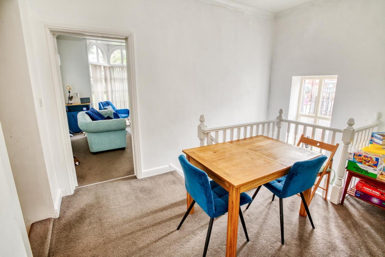 Ferienwohnung Pass The Keys 2 Bed Flat In Old School House Lincoln Exterior foto