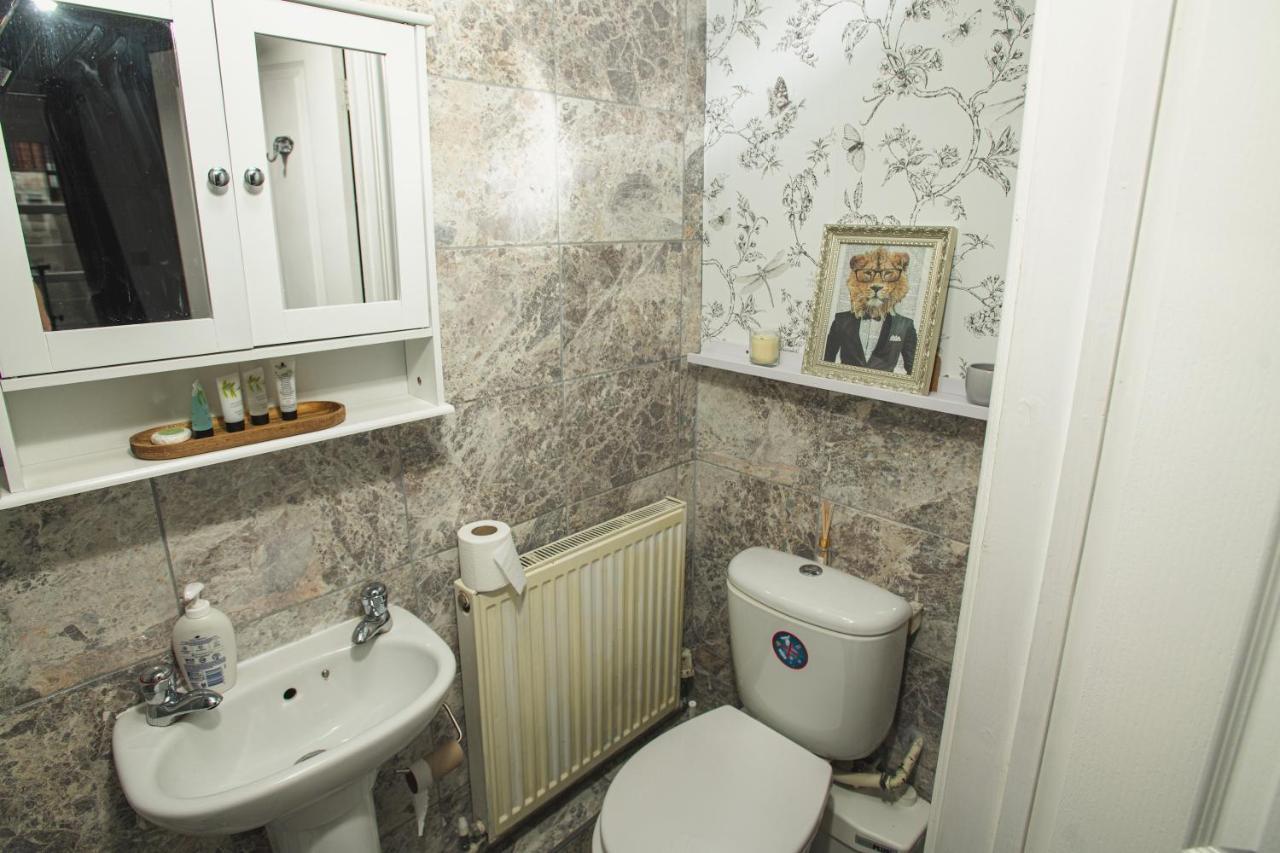 Ferienwohnung Pass The Keys 2 Bed Flat In Old School House Lincoln Exterior foto